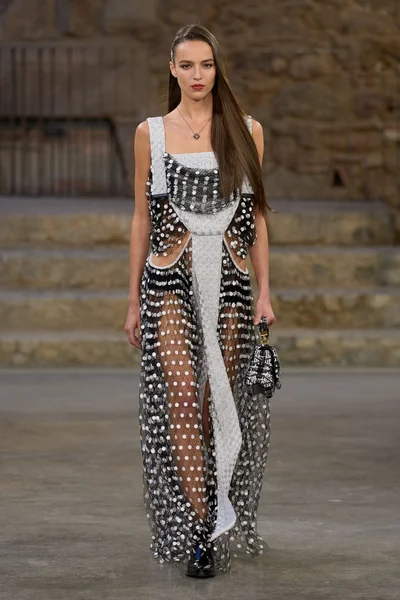 Look 22